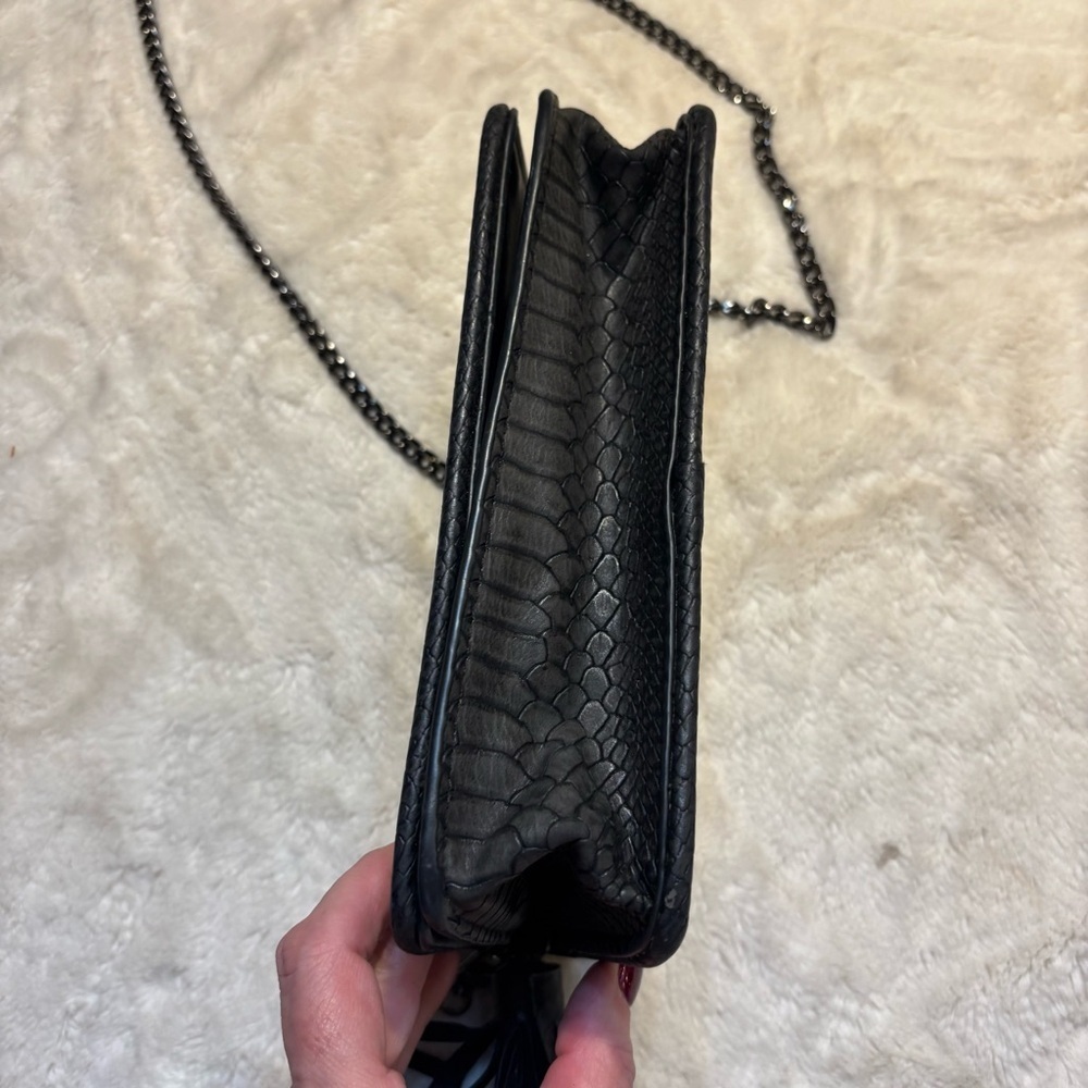 AKAIV Crossbody Bag Black Reptile Print Steel-tone Chain Strap Tassel Vegan - Picture 8 of 16